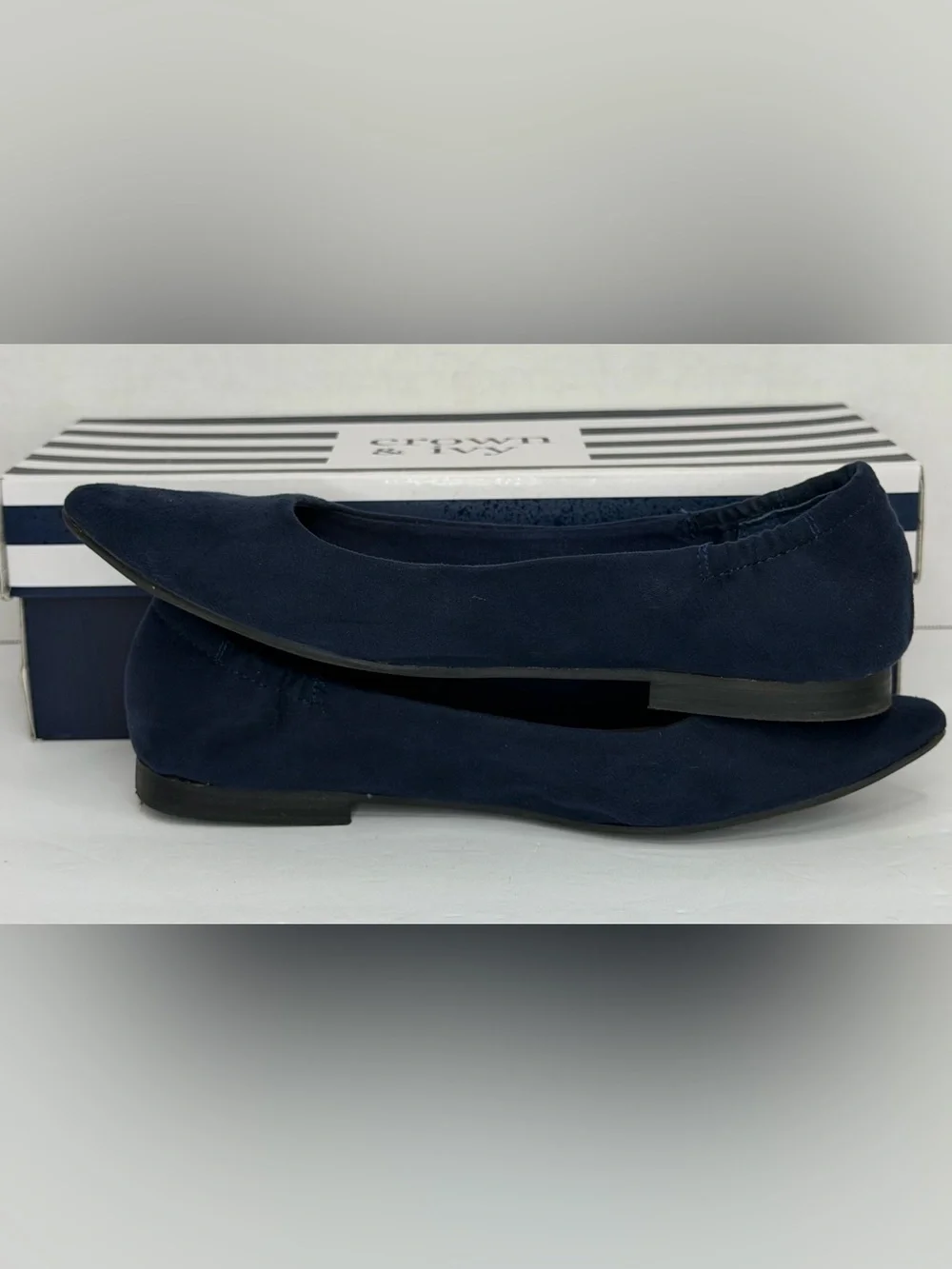 Crown & Ivy Navy Suede Pointed Toe Flats Size 7W EUC